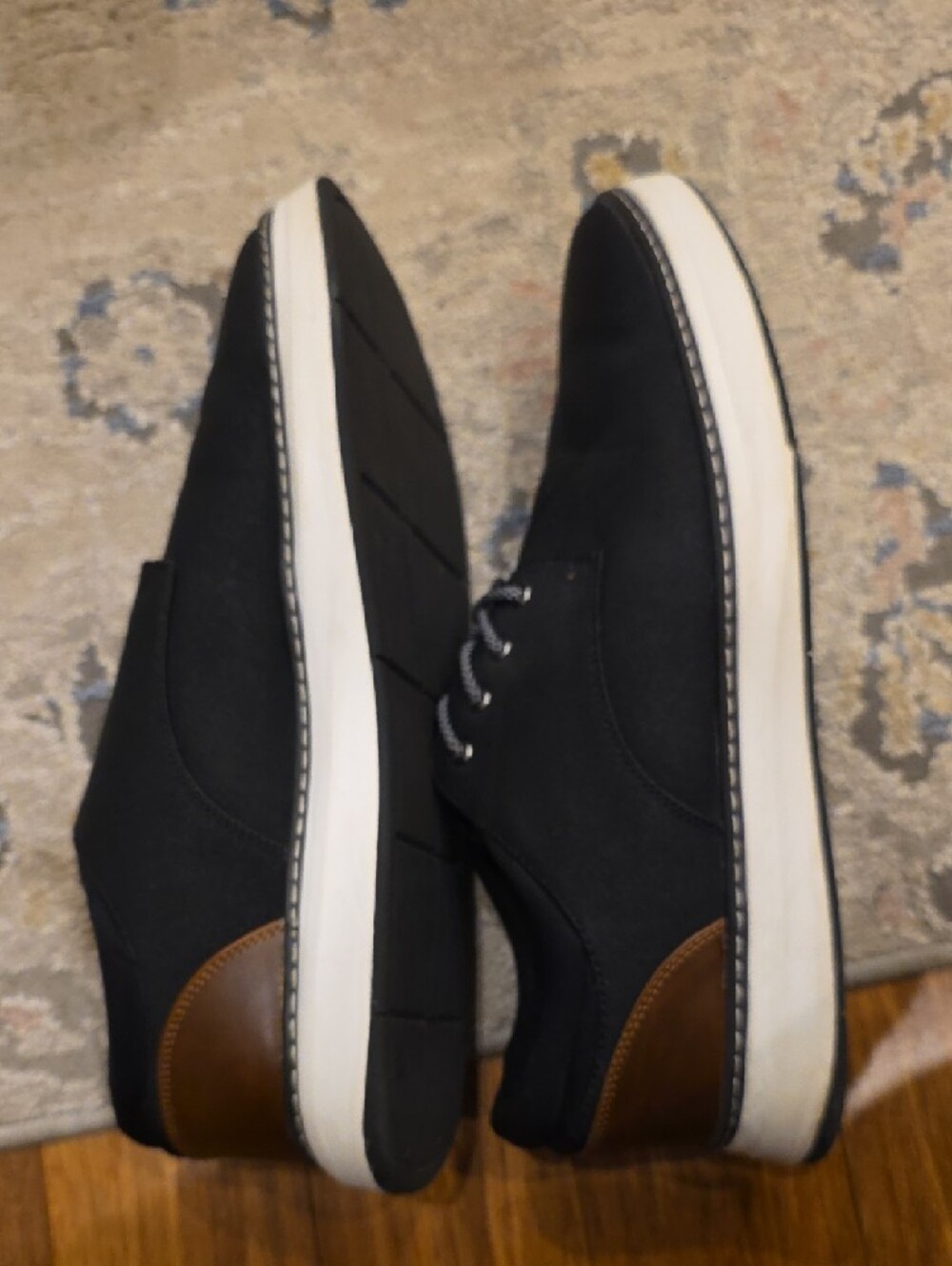 Men's Black Low-Profile Canvas Shoes - Picture 7 of 9